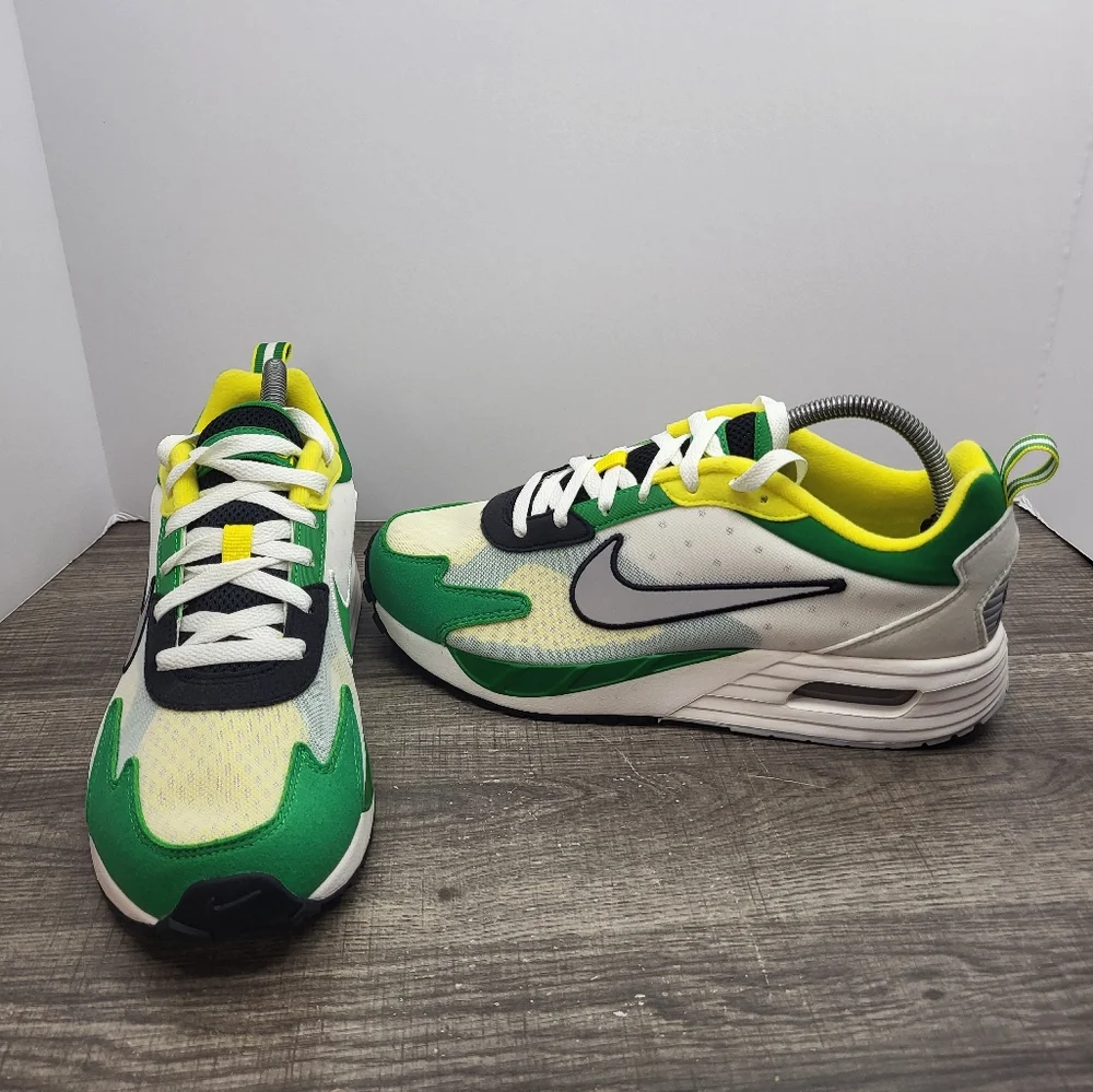 Nike Air Max Solo Oregon Ducks UNIVERSITY Of OREGON Men's Size 8 FZ4837-001